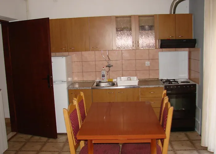 Matija Apartman *